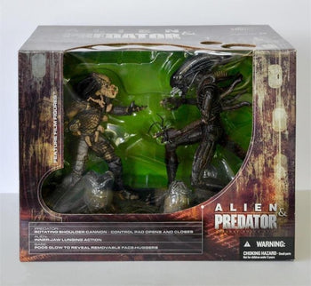 Alien And Predator Deluxe Boxed Set