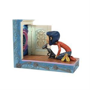 JSCOR Coraline Devant la Porte